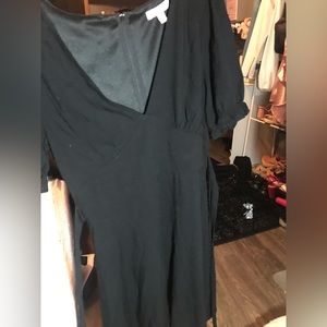 Simple black dress puff sleeve